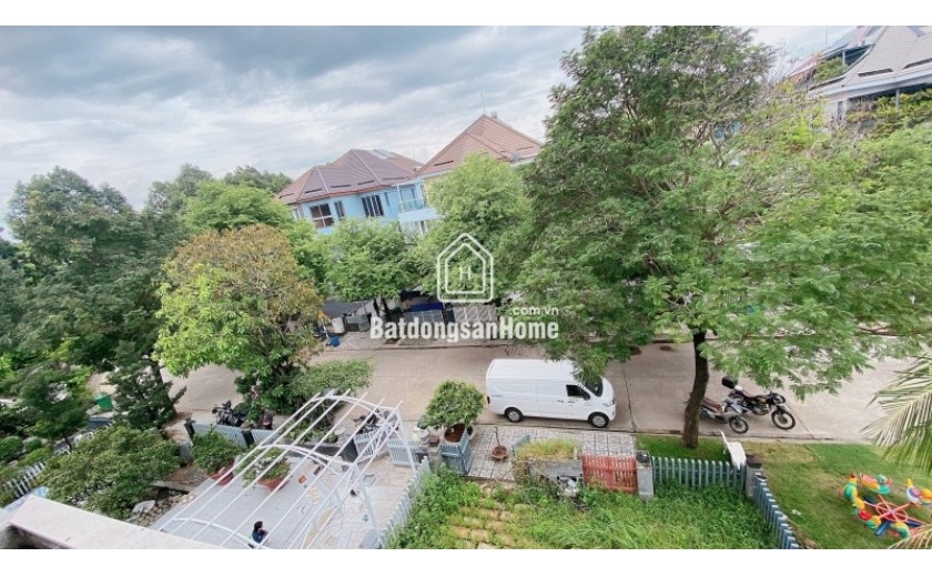 Bán Biệt Thự đường số 1, Hiệp Bình Phước, Thủ Đức, TP HCM. DT 225 m2, 4 tầng, 6PN. Giá 15.9 Tỷ,